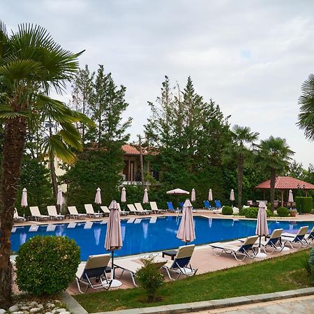 Famissi Suites 1 卡兰巴卡 外观 照片