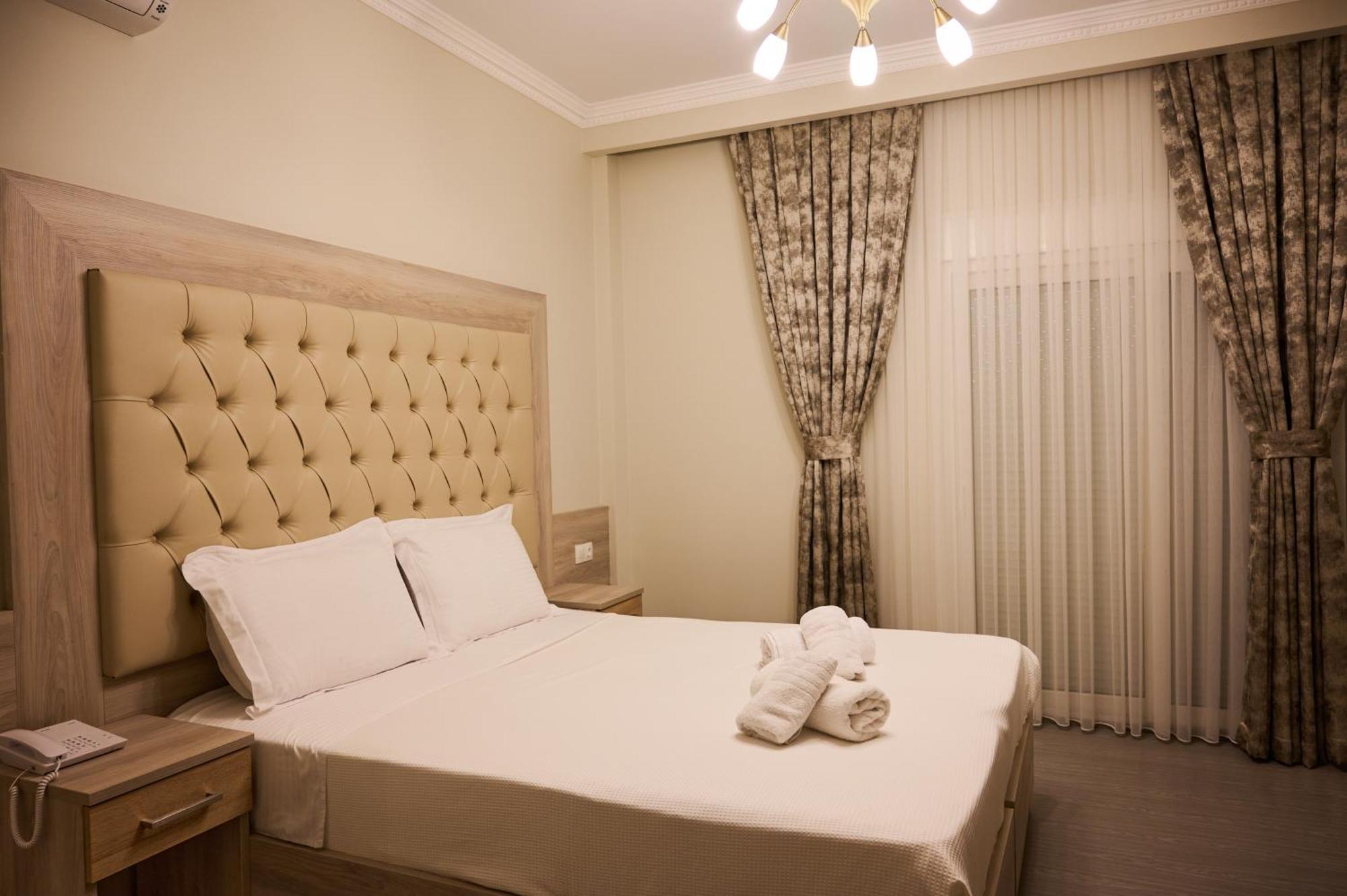 Famissi Suites 1 卡兰巴卡 外观 照片