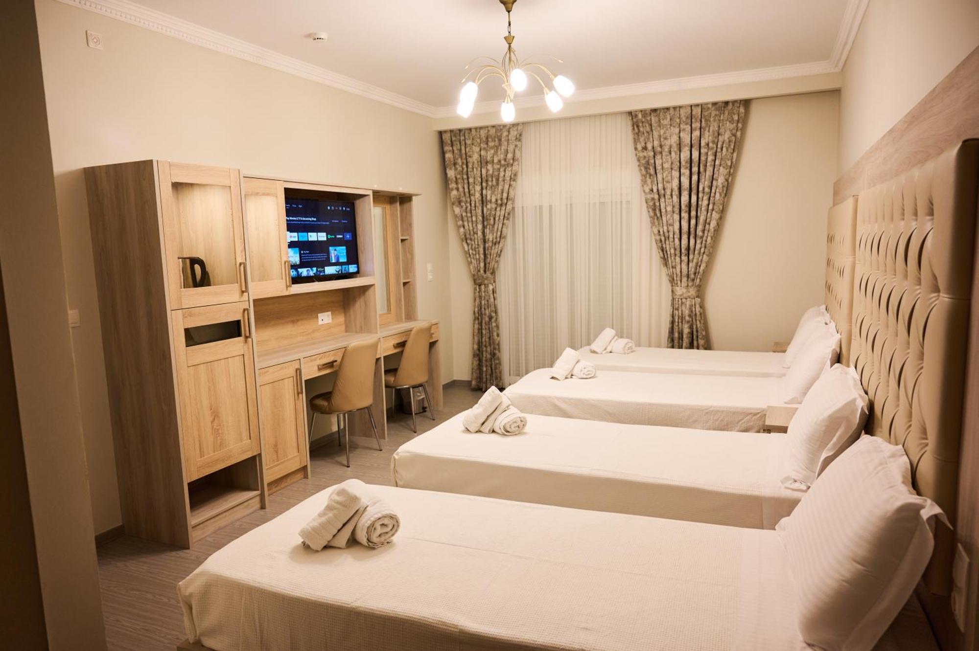 Famissi Suites 1 卡兰巴卡 外观 照片