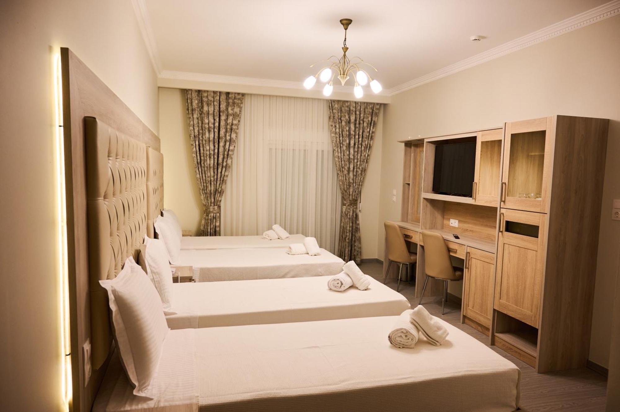 Famissi Suites 1 卡兰巴卡 外观 照片