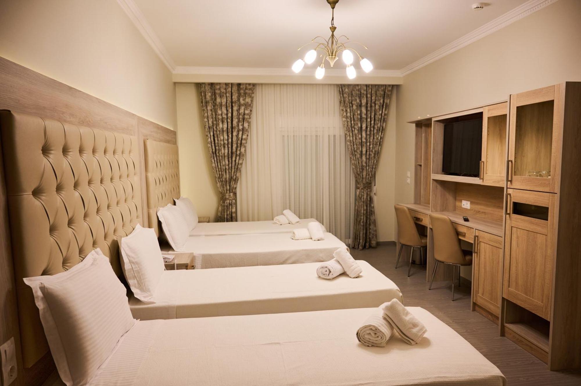 Famissi Suites 1 卡兰巴卡 外观 照片
